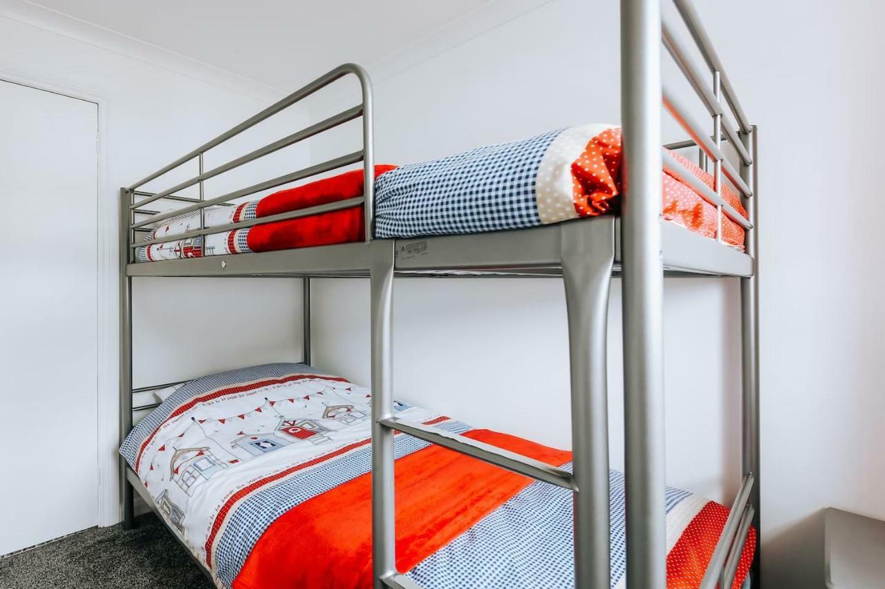 Inner Harbour Cottage Портрит Экстерьер фото